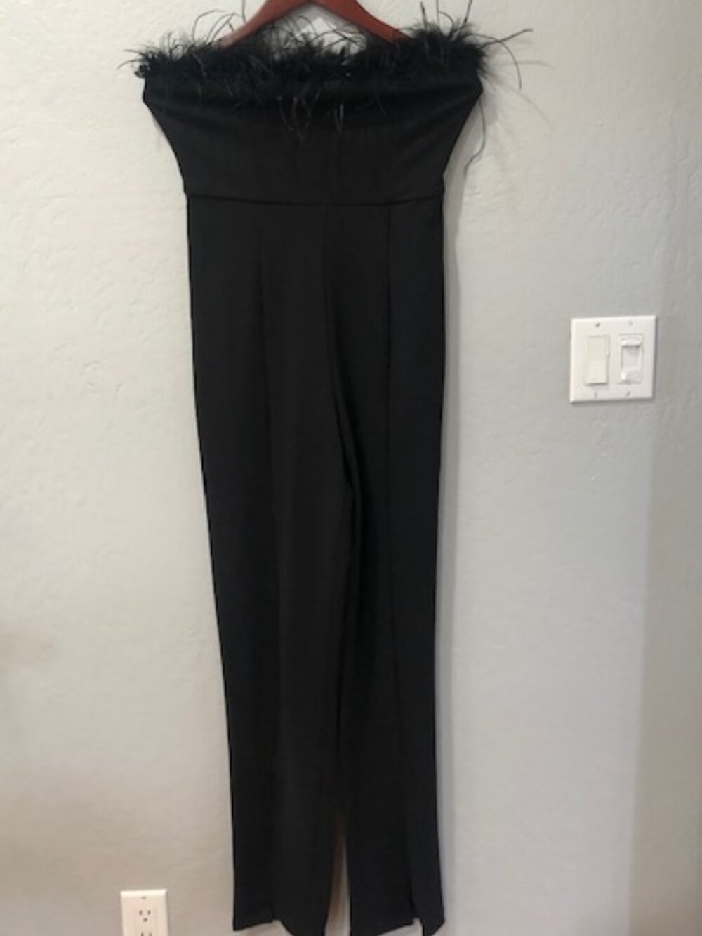 Stapless pant suit